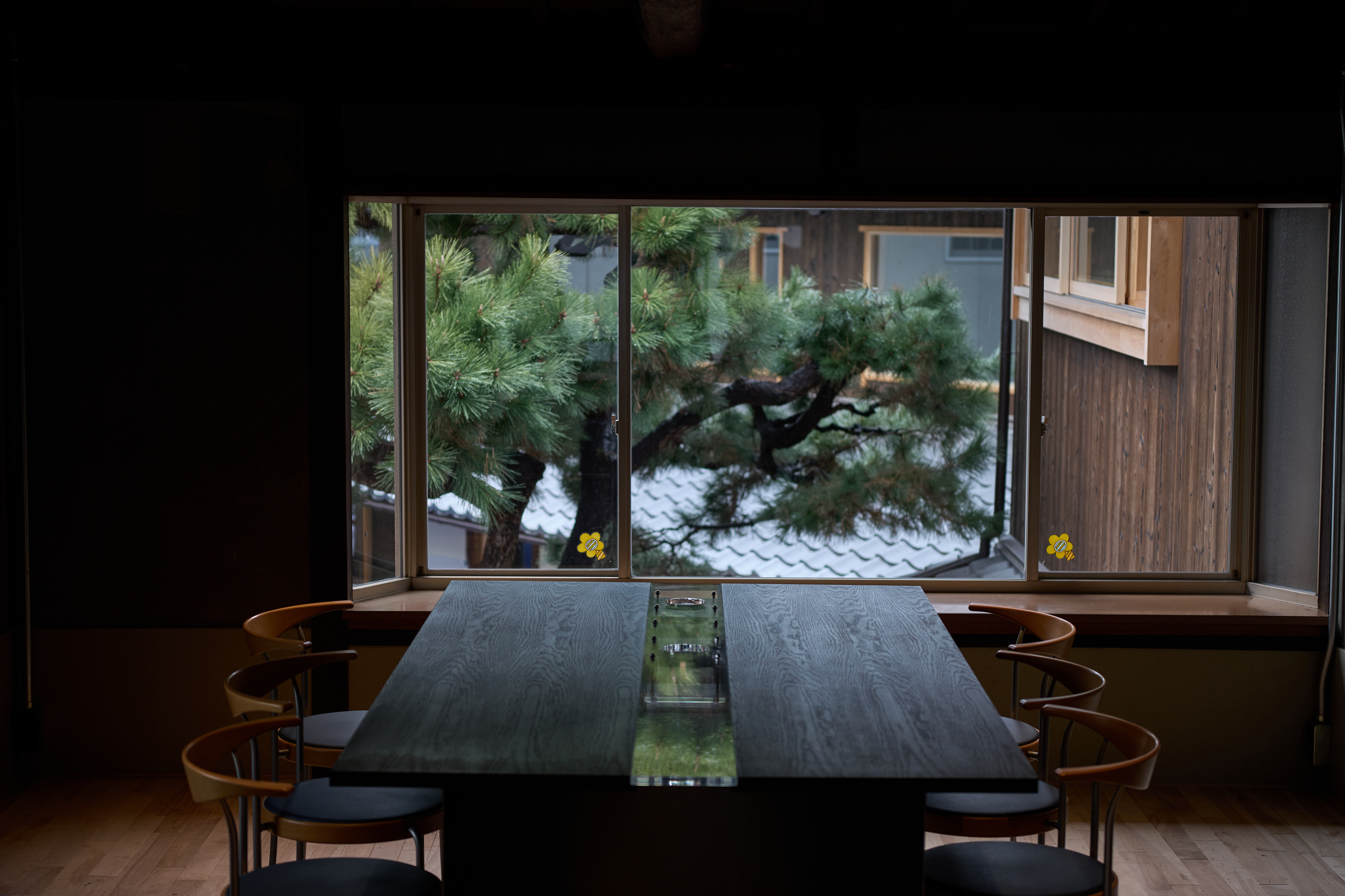 NaokiMiyashita_ExamplePhoto_039-_table_and_window.jpg
