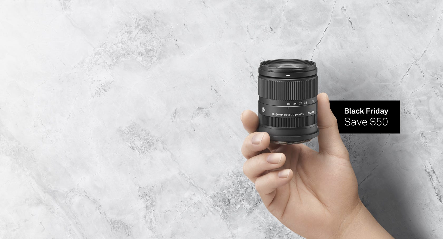 18-50mm F2.8 DC DN | C in hand