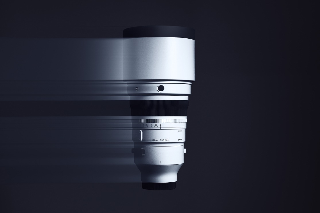The Sigma 200mm F2 DG OS | Sports is the world’s first 200mm F2 telephoto prime lens
